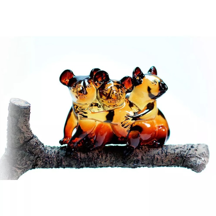 Escultura Família Coalas no Galho Âmbar
