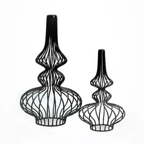 Escultura Tond Frot Preta Grande - 35x59cm
